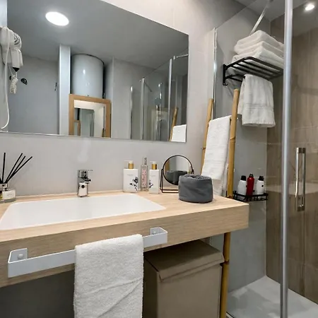 Living Plaza Pradollano, Parking Gratis, Zona Baja, Junto A Remontes *