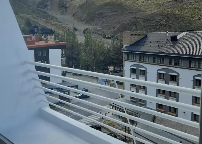 Living Sierra Nevada, Centrico, Vistas, Zona Baja Montblanc * Σιέρρα Νεβάδα